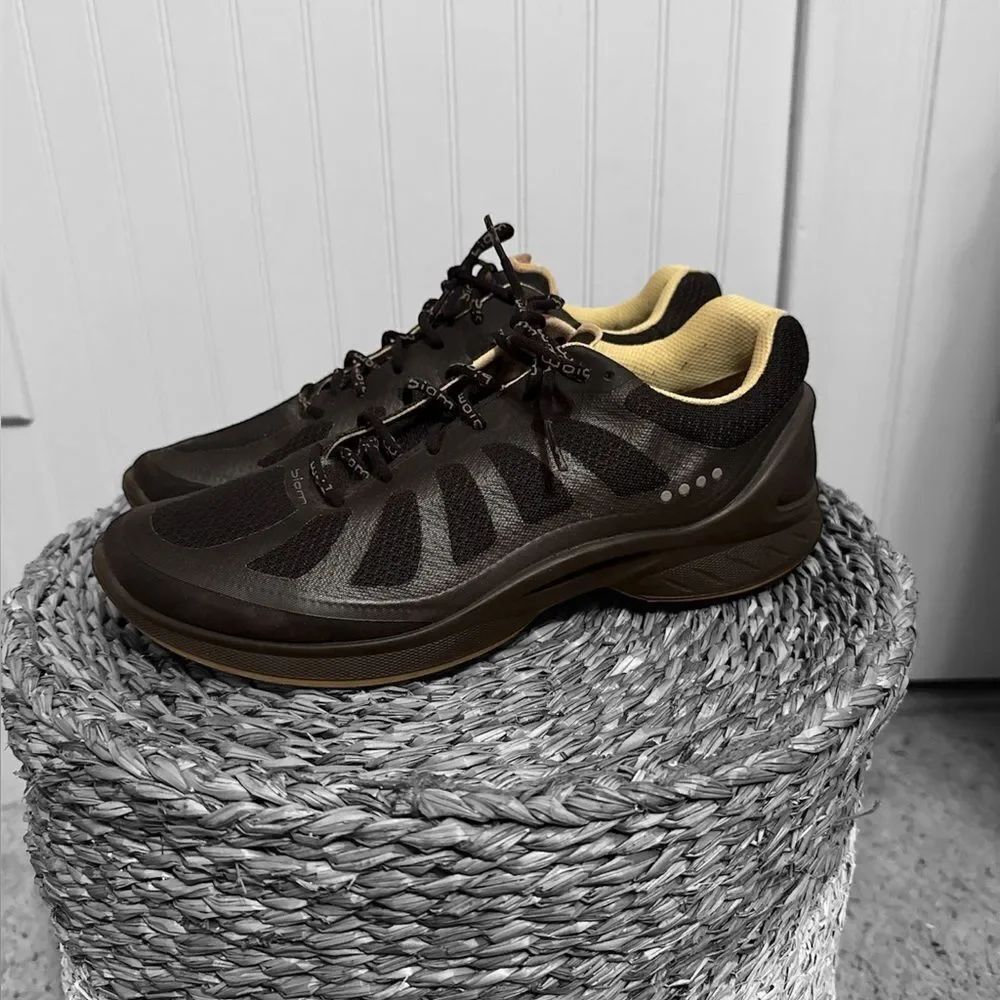 Ecco Biom Womens Running Shoes Athletic Lace Up Low Top Black Size EU 39